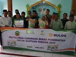 Bupati Blora Serahkan Bantuan Pangan untuk 225 KPM di Desa Bicak Todanan