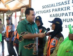 Bupati Minta Ratusan Petugas Parkir Tepi Jalan di Blora Ramah Kepada Pemudik