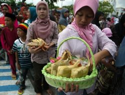 Kupatan, Tradisi Syawalan di Kota Wali yang Masih Tetap Bertahan