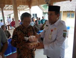 Penyaluran Bantuan dari Presiden di Kunduran Dipantau Langsung oleh Bupati Blora