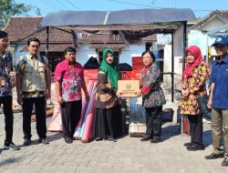 Turut Prihatin, Dinsos P3A Blora Beri Bantuan ke Ponpes Fatimah Az-Zahra di Wulung Randublatung