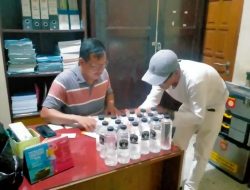 Dari Rumah Warga di Kaliombo, Polres Kediri Kota Berhasil Amankan Belasan Botol Miras