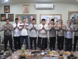 Perkuat Sinergitas Polri dan Ulama, Kapolres Metro Jakarta Timur Sillaturrahmi ke Ponpes Al Hamid