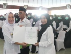 Serahkan Ratusan SK PPPK Tenaga Kesehatan, Bupati Anna Mu’awanah Ajak Tingkatkan Dedikasi