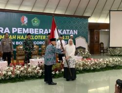 Lepas Jama’ah Haji Bojonegoro, Bupati Bojonegoro : Selalu Jaga Kesehatan