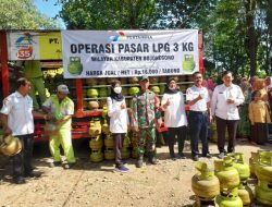 Atasi Peningkatan Konsumsi, Pemkab Bojonegoro Gelar Operasi Pasar LPG 3 Kg