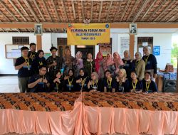 Sejumlah Mahasiswa Peserta KKN-PPM UGM 2023 Bantu Kegiatan Forum Anak di Desa Kedungrejo Tunjungan