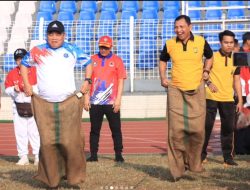 Ramaikan Kemerdekaan RI Ke-78, Kapolres Metro Tangerang Kota Ikut Lomba Balap Karung