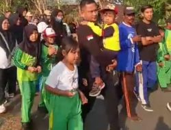 Syukuri Kemerdekaan RI ke-78, Kades Beged Ikut Jalan Santai Berhadiah Bersama Warganya