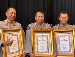 Bidhumas Polda Jateng Raih Penghargaan Dari Divhumas Polri