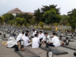 Tampak Berlangsung Khidmat, Ziarah Makam Bupati Blora Soepadhi Joedodarmo di TMP Kusumanegara Yogyakarta