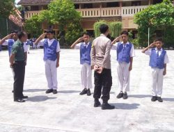 Babinsa dan Bhabinkamtibmas Karangboyo Berikan Materi PBB Pada Siswa-Siswi SMPN 2 Cepu