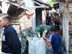 Bersama Warga, Satgas TMMD 120 Kodim Bojonegoro Bersih-bersih Area Pasar Taji