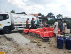 Kodim Bojonegoro bantu 5000 Liter Air Bersih untuk Warga Gamongan Tambakrejo