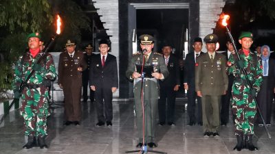 Dandim Bojonegoro Letkol Czi Arief Rochman Hakim Pimpin Apel Kehormatan dan Renungan Suci