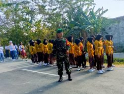 Babinsa Jamberejo Koramil Kedungadem Bojonegoro berikan Pengamanan Jalan Sehat