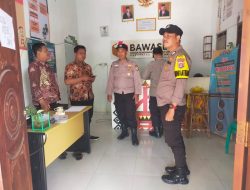 Patroli di KPU dan Bawaslu, Polisi Sampaikan Himbauan Kamtibmas Kepada Petugas Jaga