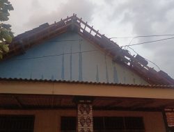 Hujan Turun Disertai Angin Kencang di Desa Beged dan Sekitarnya Tumbangkan Beberapa Pohon dan Tiang Listrik PJU