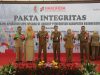 Pemkab Bojonegoro Gelar Pakta Integritas Melawan Korupsi dengan Pembubuhan Cap Tangan Antikorupsi