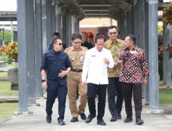 Pj. Bupati Bojonegoro Dampingi Lawatan Menteri Lingkungan Hidup RI di Sumur Minyak Tradisional Desa Wonocolo