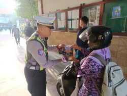 Ops Keselamatan Semeru 2025, Satlantas Polres Bojonegoro Sosialisasikan Keselamatan Berlalu Lintas kepada Pelajar dan Pengguna Jalan