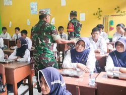 Babinsa Kodim Bojonegoro Kawal Pendistribusian Makan Bergizi Gratis