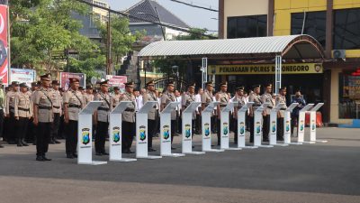 Polres Bojonegoro Gelar Upacara Sertijab Kasat Resnarkoba dan Delapan Kapolsek Jajaran
