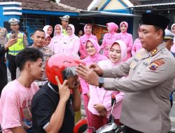 Baksos Berkah Ramadhan 1446 H, Polres Blora Bagikan Paket Makanan dan Helm Gratis