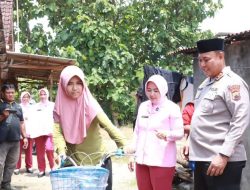 Kapolres Blora Belikan Sepeda Untuk Shafira, Siswi SMPLB Randublatung