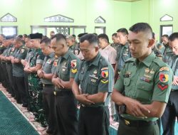 Kodim Bojonegoro Sholat Gaib untuk 3 Personel Polda Lampung yang Meninggal Dunia