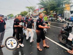 Driver Ambulance Bojonegoro Berbagi Takjil dan Gelar Buka Bersama di Depan Kantor DPRD