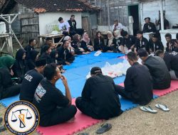 Bentuk Kepedulian, PSHT Sub Rayon Sambongan Karangboyo Bagikan Zakat Fitrah Kepada Warga Sekitar