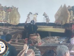 Selain Saling Lempar Makanan, Seni Wayang Kulit Turut Meriahkan Sedekah Bumi Desa Gedangdowo Jepon