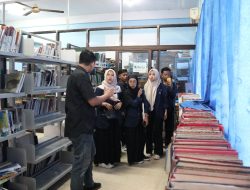 Perpustakaan Stikosa AWS Menjadi Rujukan Favorit Mahasiswa UIN KH Achmad Siddiq Jember