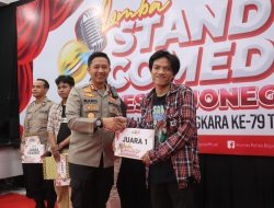 Hari Bhayangkara Ke-79, Kapolres Bojonegoro Tertawa Dengarkan Kritikan Komika dalam Lomba Stand-Up Comedy