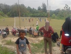 Kocak dan Kompak, Warga Desa Banyuurip Senori Rayakan HUT ke-80 RI dengan Sepak Bola Berdaster