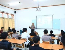 Irjen Pol. Sandi Nugroho Motivasi Siswa SMP Labschool Kebayoran dalam Parent’s Day