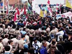 Aksi Damai Ribuan Mahasiswa Warnai Bandar Lampung, Polisi Apresiasi Sikap Dewasa Demonstran