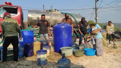 GRIB JAYA Blora Salurkan Bantuan Air Bersih untuk Warga Desa Gandu yang Terdampak Kekeringan