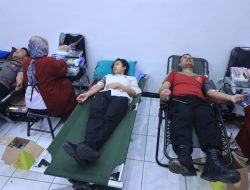 HUT ke-74 Humas Polri, Polres Bojonegoro Gelar Aksi Donor Darah untuk Kemanusiaan