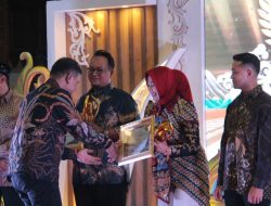 Penyiar Wanita LPPL Radio Gagak Rimang Blora Raih Juara 3 dan Tervaforit Anugerah KPID Jateng 2025
