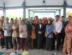 Buruh Tani Tembakau di Blora Terima Bantuan Uang Tunai