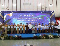 87 Sekolah dan 5 Desa Terima Penghargaan Lingkungan Hidup, Bupati Bojonegoro Tekankan Sinergi Lintas Sektor