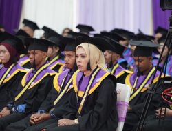 UNITRI Gelar Wisuda ke-50, Rektor Tekankan Pentingnya Keahlian Digital Humanis di Era AI