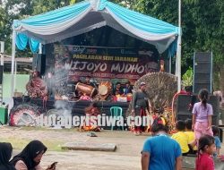 Pagelaran Reog Wijoyo Mudho Meriahkan Taman Tirta Dander Jelang Pergantian Tahun