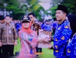 Bupati Pesawaran Hj. Nanda lndira Bastian, SE, M.M. Serahkan SK 3,457 PPPK Paruh Waktu di Lingkungan Pemkab Pesawaran