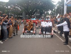 Wali Kota Malang Wahyu Hidayat Bagikan 200 Becak Bantuan dari Presiden Prabowo