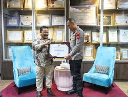 Kapolresta Terima Audiensi KPU, Polresta Malang Kota Terima Sertifikat Penghargaan dari KPU Kota Malang