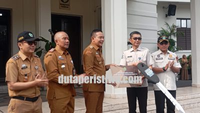 Wali Kota Wahyu Hidayat Serahkan Mobil Pajak Keliling untuk Tingkatkan PAD Kota Malang