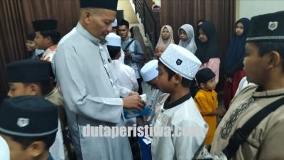 Bhakti Ramadhan ke-23, Aksara Tumapel Berbagi 300 Santunan untuk Anak Yatim di Kota Malang